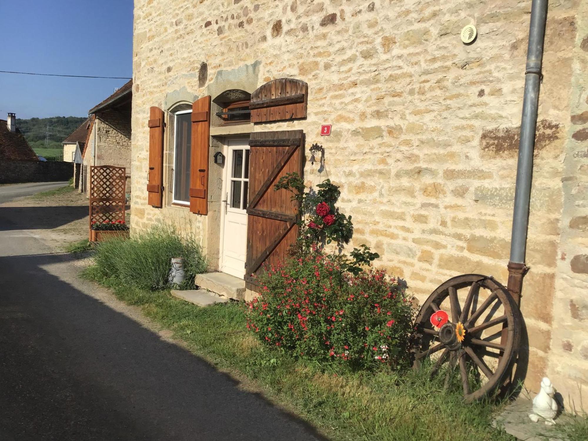 Le Petit Pressoir - Charmant Studio Collonges-en Charollais Esterno foto